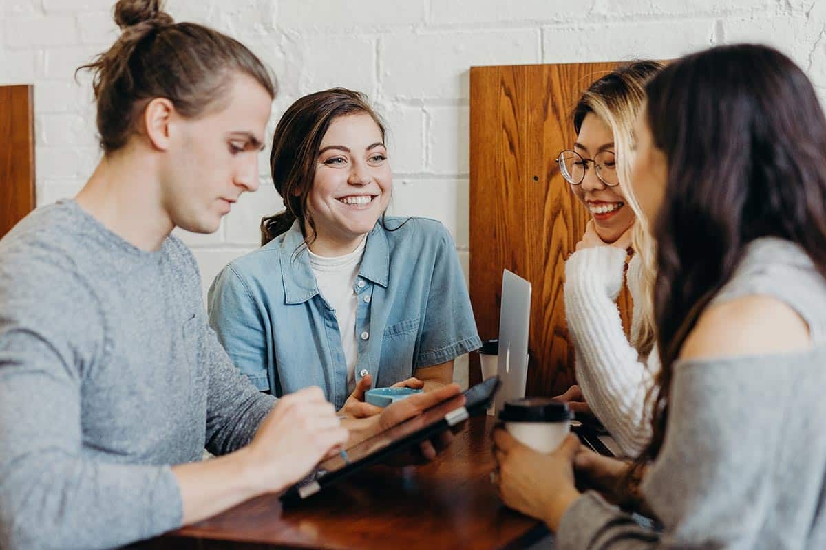 Travailler pour nous Travailler pour nous